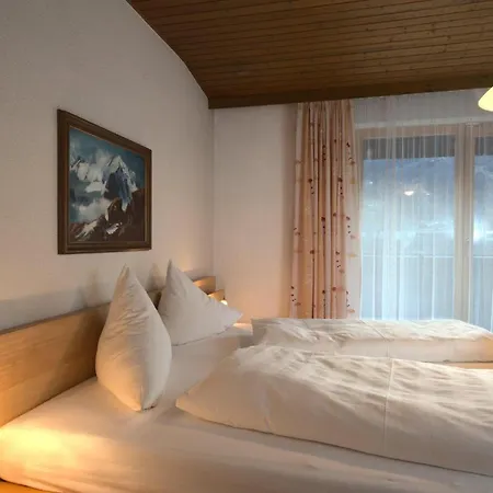 Haus Ronna アパート シュルンス